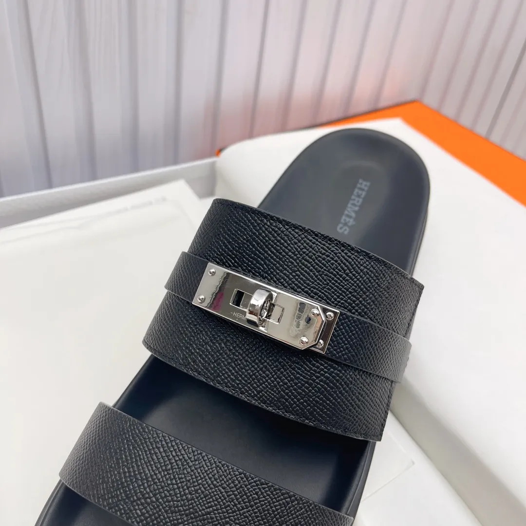 👟👟Ex-factory price 480👟👟 High version of Hermes 🐎The extremely popular couple's second uncle slippers/the latest snake print sandals and slippers, paired with various colorful socks, so trendy!  ———————— Upper: imported cowhide/Lining: imported cowhide Outsole: Tpu non-slip and wear-resistant outsole Female 36-46.